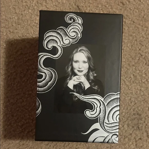 Sarah J. Maas Book Set - A Court of Thorns and Roses Series - Picture 4 of 4